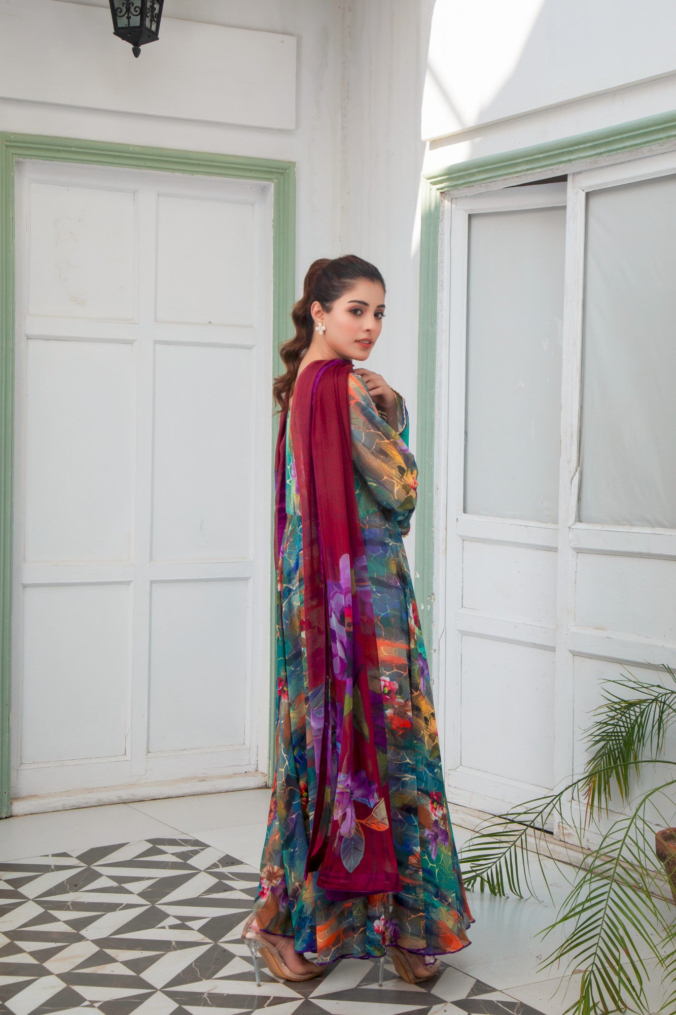 Western casual dress for women with trendy cuts