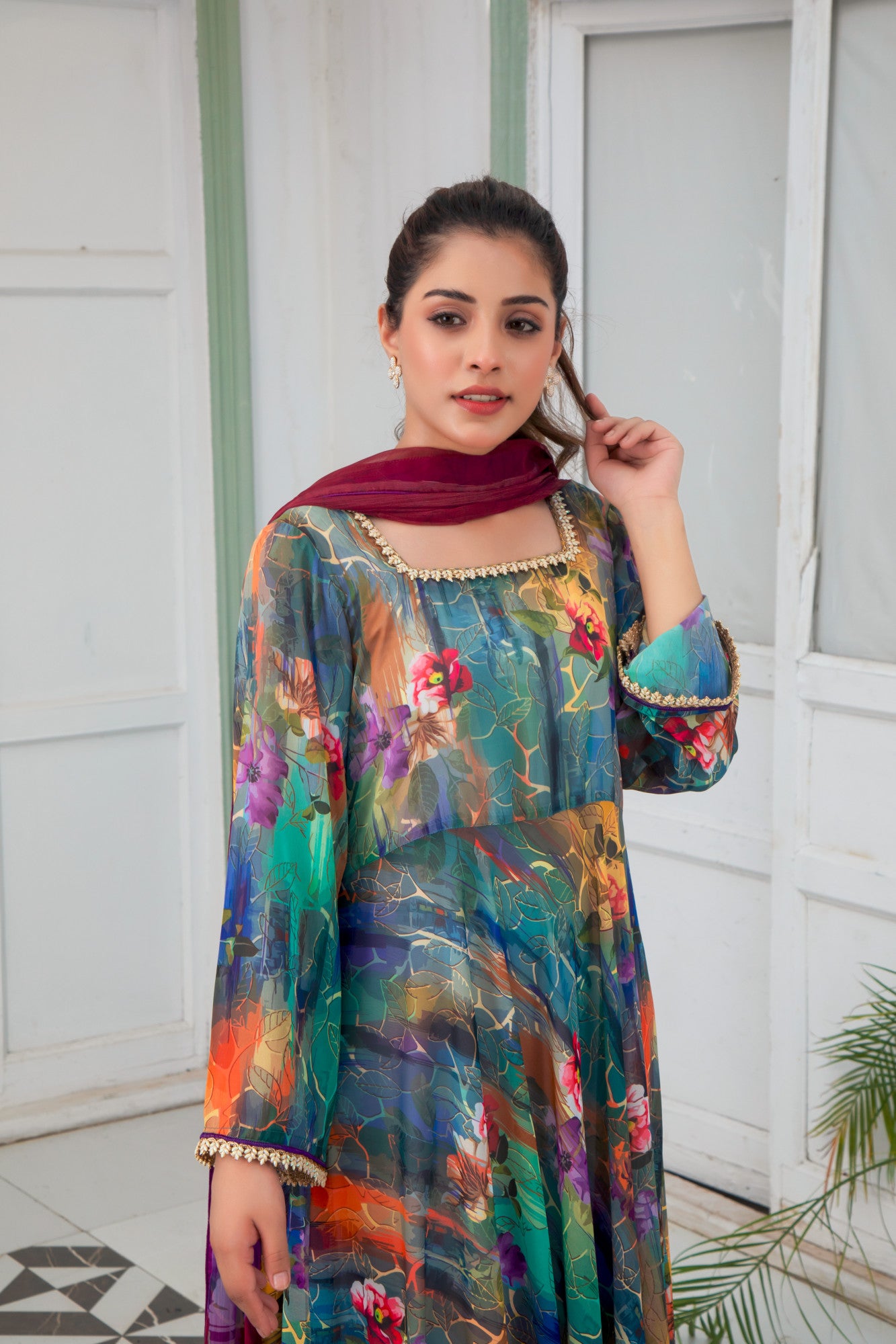 Western casual dress for women with trendy cuts