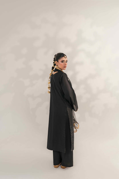 Embroidered women's dress with stylish neckline


