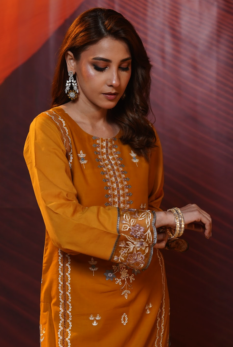 Sahara Embroidered Lawn with Silk Punjabi Art Dupatta 3PC Stitched Suit
